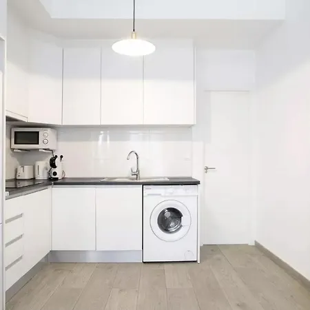 Very And Modern Flat, In Center